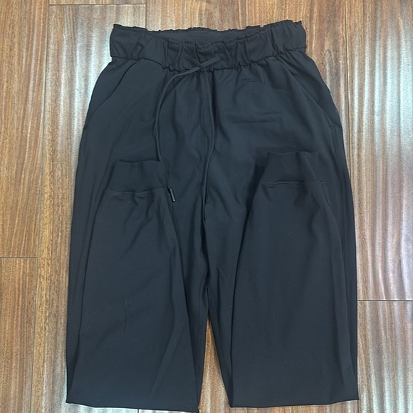 Lululemon Keep Moving Jogger - Picture 3 of 10